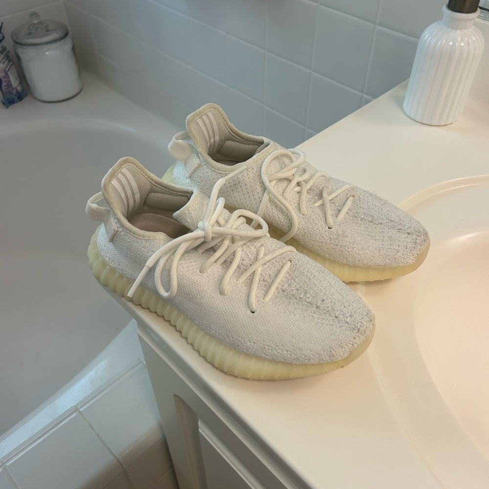 Yeezy Boost 350 V2 in Cream